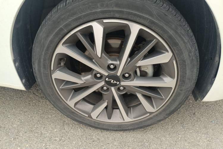 Used Kia K3 2021 Revised 1.5L CVT Fashion Edition Right Front Wheel Hub