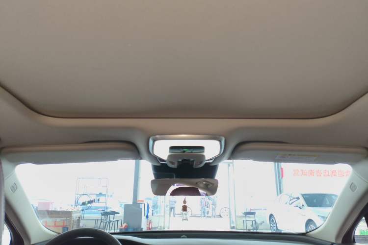 Used Hongqi H5 2025 2.0T Automatic Flag Edition – 500 000 Units Commemorative Version