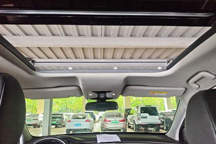 Used GAC Trumpchi GS8 2017 320T Two-Wheel Drive Luxury Smart Connectivity Version (7 Seats)