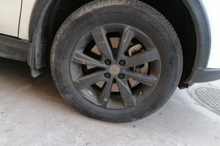 Used BYD Yuan New Energy 2018 EV360 Smart Connect Cool Edition Right Front Wheel Hub