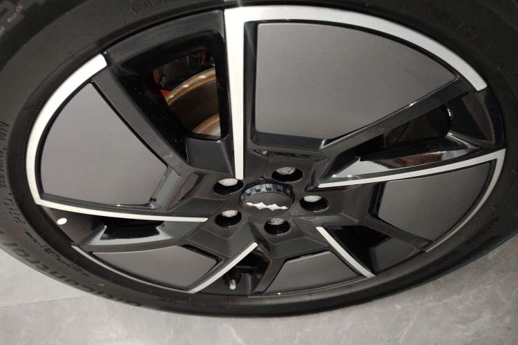 Used Formula Leopard Titanium 3 2025 501 km All-Wheel Drive Intelligent Driving Max Edition