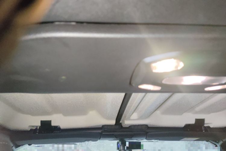 Used Jeep Wrangler 2019 2.0T Sahara Four-Door Version China VI Emission Standard