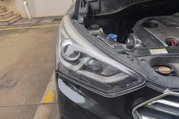 Used Hyundai Santa Fe 2017 2.0T Automatic Two-Wheel Drive Smart Version 7 Seats
