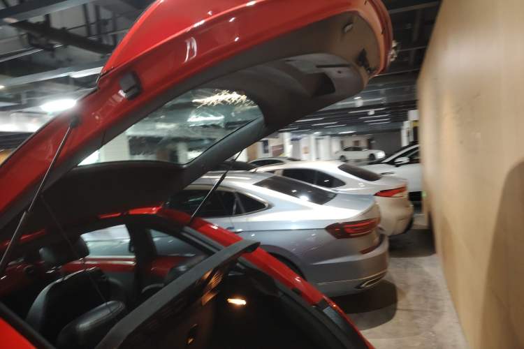 Used Volkswagen Beetle 2015 180TSI model Trunk