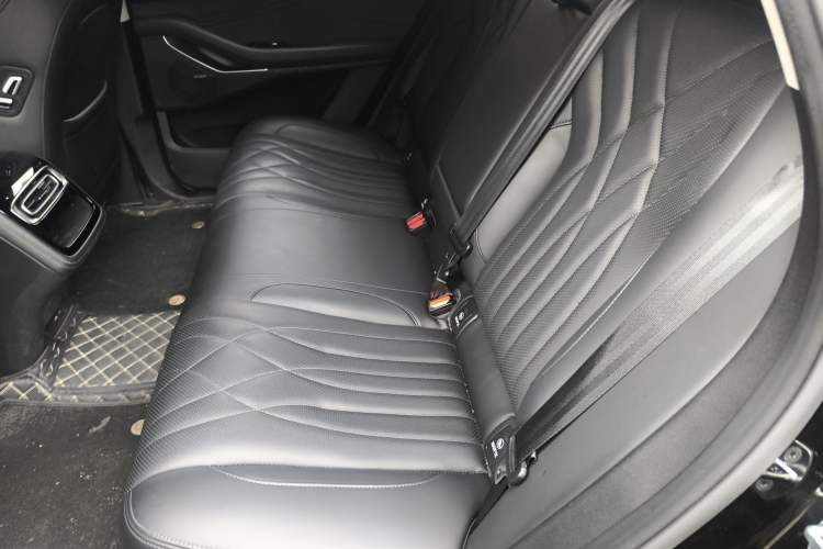 Used EXEED Stellar 2023 400T Four-Wheel Drive Deluxe Edition Left Rear Seat