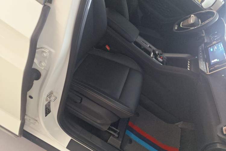 Used Wuling Xingyun 2023 2.0L DHT Standard Edition
