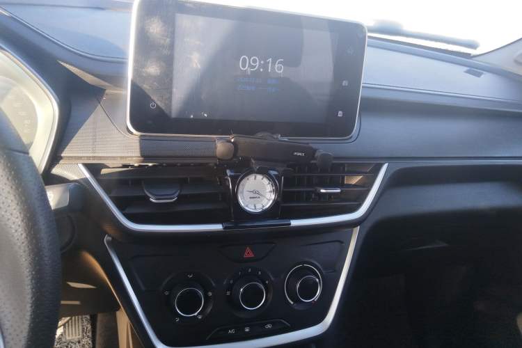 Used Wuling Hongguang S3 2018 1.5L Manual Comfort Model China V Standard