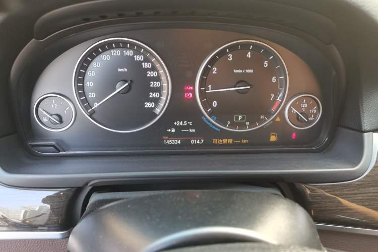 Used BMW 5 Series 2014 525Li Luxury Design Package
