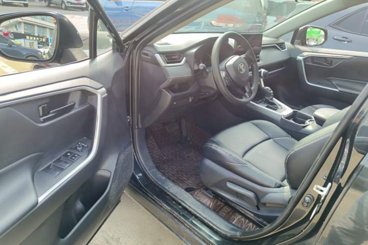 Used Toyota Wildlander 2023 2.0L CVT Two-Wheel Drive Leading Edition