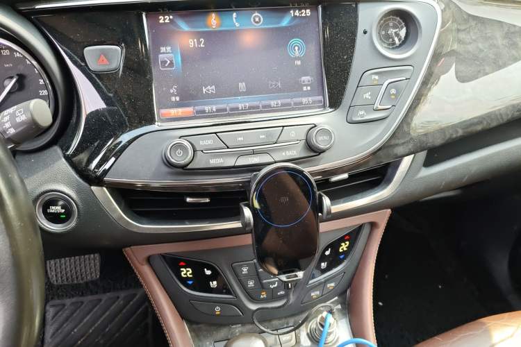 Used Buick Envision 2016 28T Four-Wheel Drive Luxury Model Audio And AC Panel