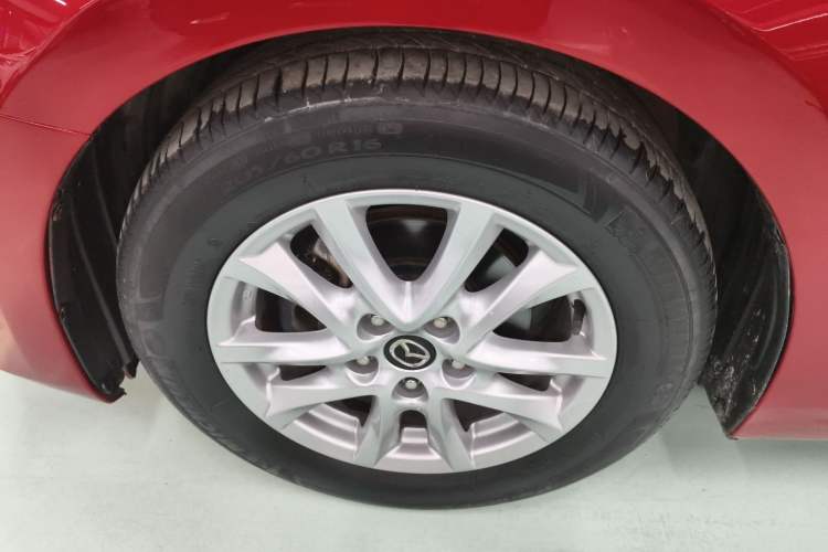 Used Mazda Mazda 3 Axela 2016 Sedan 1.5L Automatic Luxury Model
