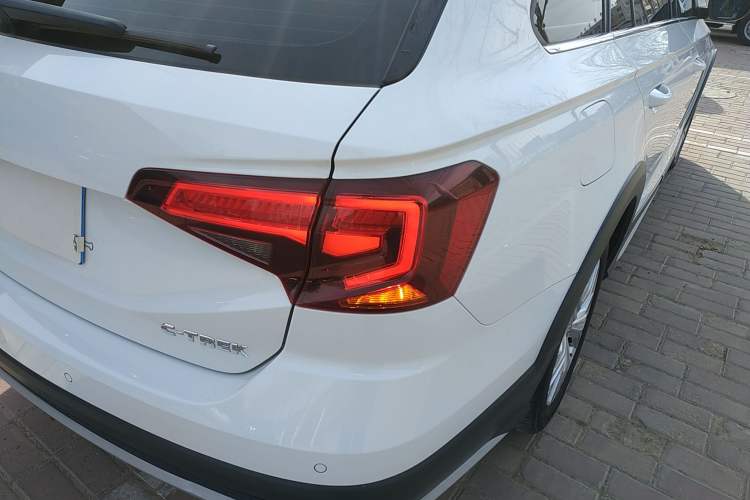 Used Volkswagen C-TREK 2018 1.5L Automatic Comfort Model Exterior 3