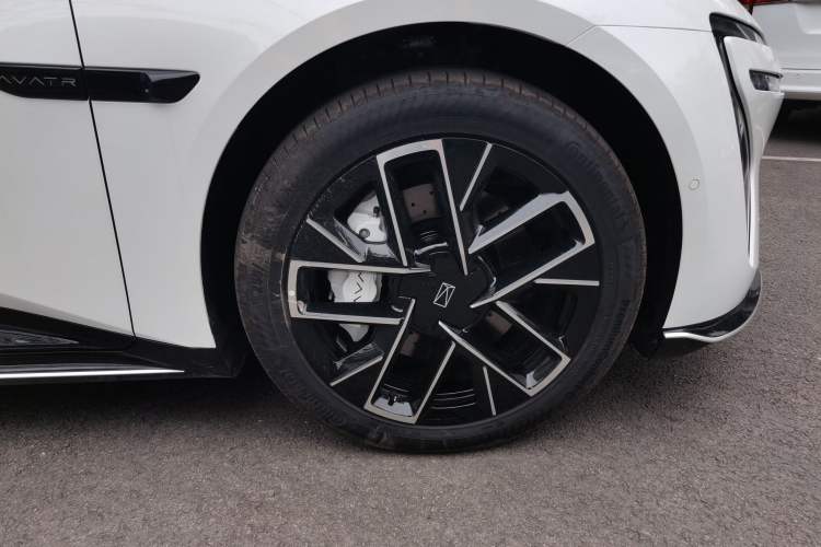 Used Avatr 06 2025 Ultra Pure Electric Edition Right Rear Wheel Hub