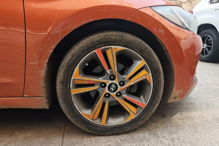 Used Hyundai Elantra (6th Generation / Lingdong) 2016 1.6L Automatic ZhiXuan · Flagship Edition
