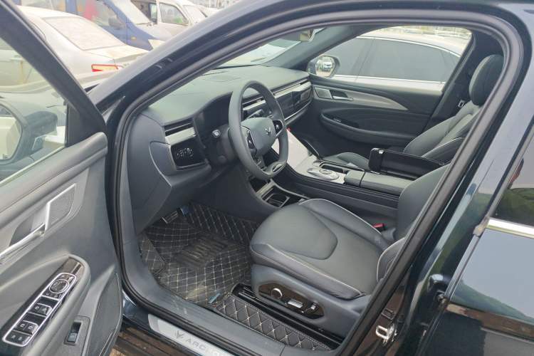 Used ARCFOX Alpha T 2023 480 Forest Edition 175kW Driver Seat