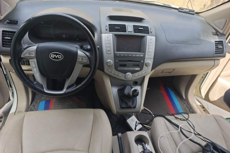 Used BYD S6 2013 Platinum Edition 2.0L Manual Luxury Model