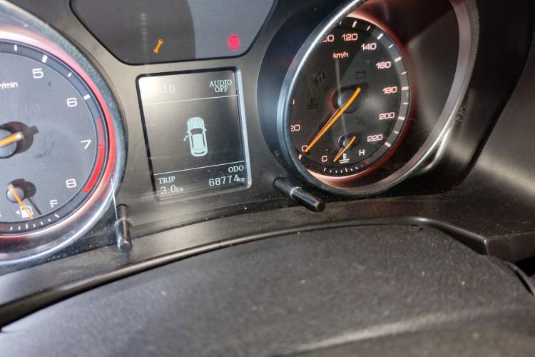 Used Hanteng X7 2016 1.5T Manual Luxury Edition Odometer Close Up