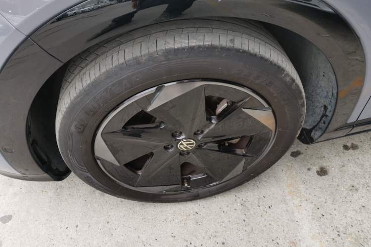 Used Volkswagen ID.UNYX 2024 Pro Long-Range Version Left Front Wheel Hub