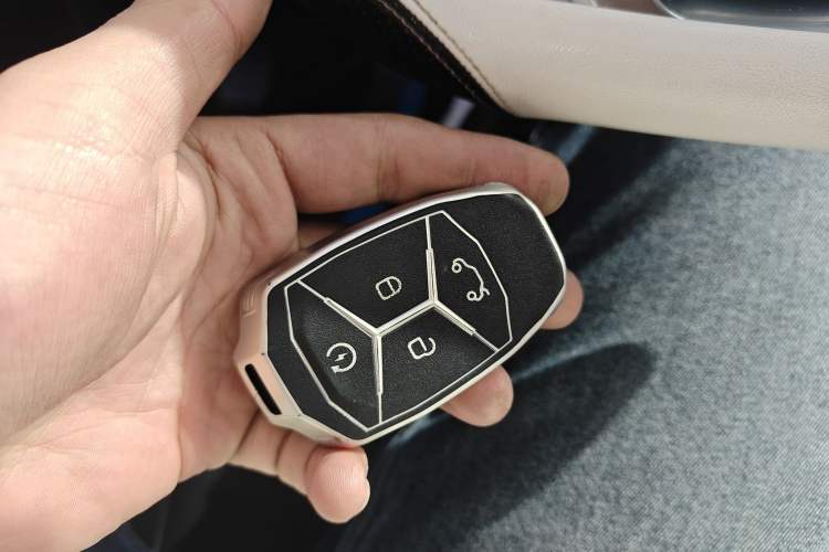 Used Lynk & Co 01 2017 2.0T Two-Wheel Drive Zhaopu Version
