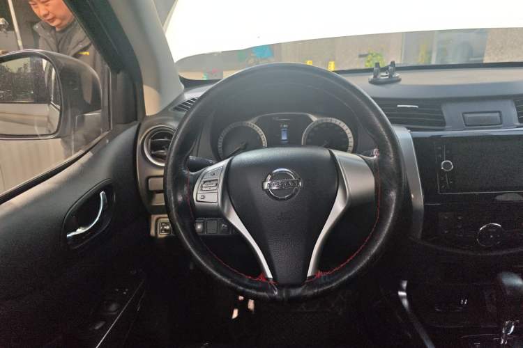 Used Nissan Terra 2018 2.5L Automatic 2WD Luxury Edition Steering Wheel