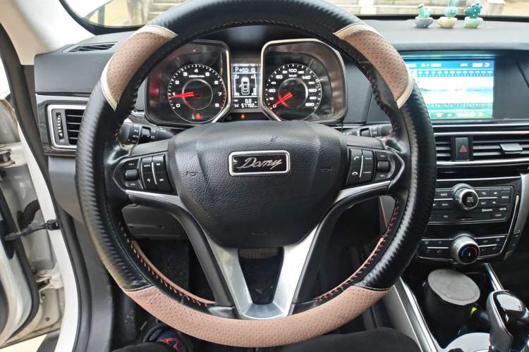 Used Zotye Domy X5 2017 Upgraded Model 1.5T CVT Governor Edition