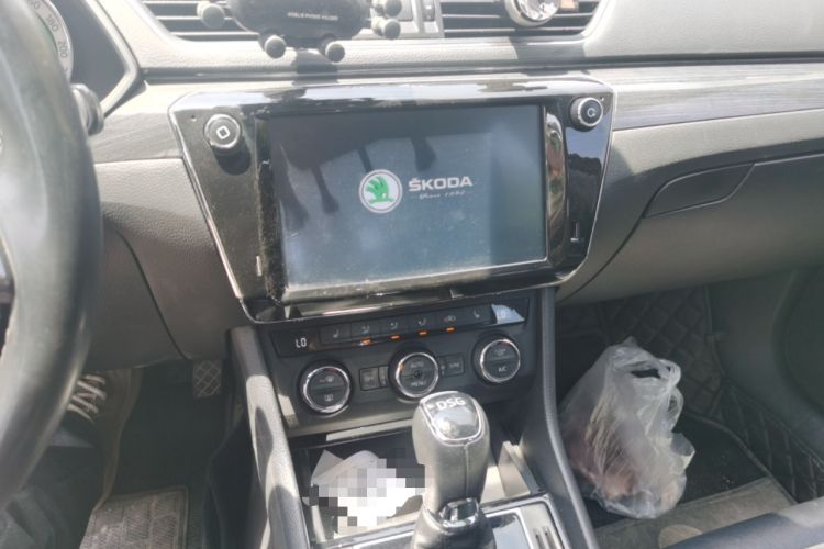 Used Skoda Superb 2016 TSI330 DSG Smart Drive Edition Audio And AC Panel