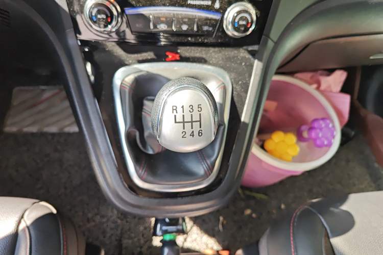 Used Haval H6 2015 Upgraded Model 1.5T Manual Two-Wheel Drive Elite Version