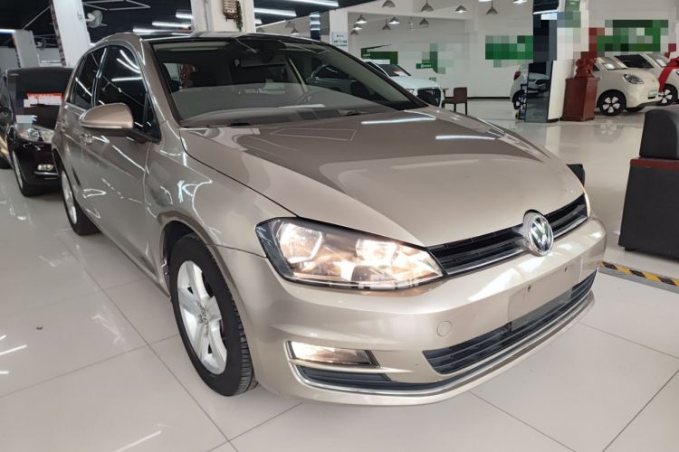 Used Volkswagen Golf 2014 1.4TSI Automatic Luxury Model Front Right 45 Deg