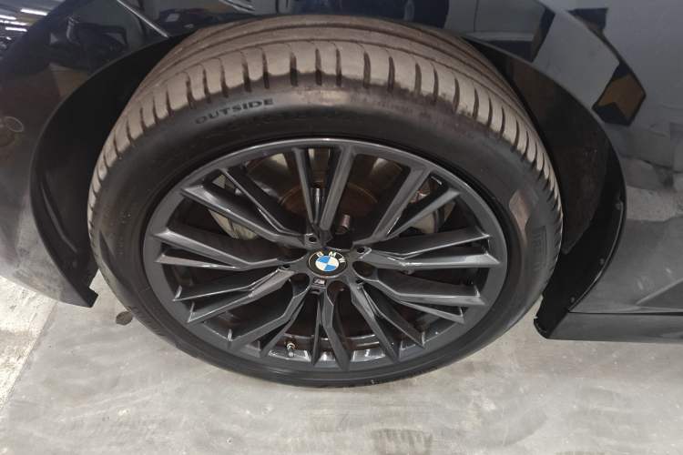 Used BMW 3 Series 2023 325Li M Sport Night Edition Package Left Front Wheel Hub