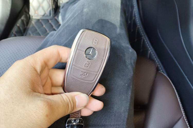 Used Mercedes-Benz GLC 2022 GLC 300 L 4MATIC Luxury Model Vehicle Key