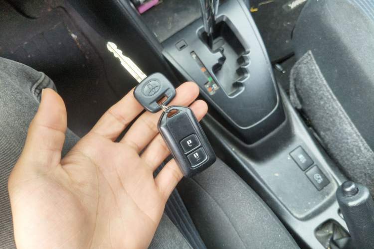 Used Toyota YARiS L Zhi Xiang 2020 1.5L CVT Leading Edition Vehicle Key