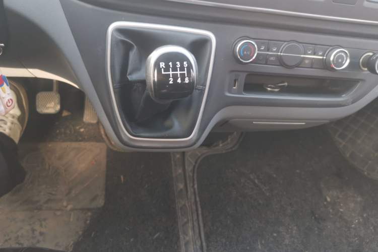 Used SAIC MAXUS Xintu V80 2021 2.0T Manual Classic Aoyuntong 127 PS Mid-axle Mid-roof 6/7/8/9-Seater Gear Lever