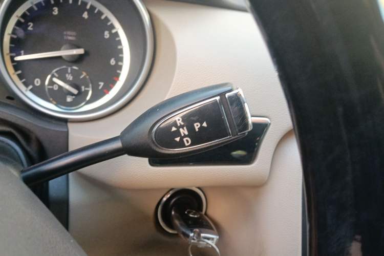 Used Mercedes-Benz R-Class 2014 R 320 4MATIC Luxury Model