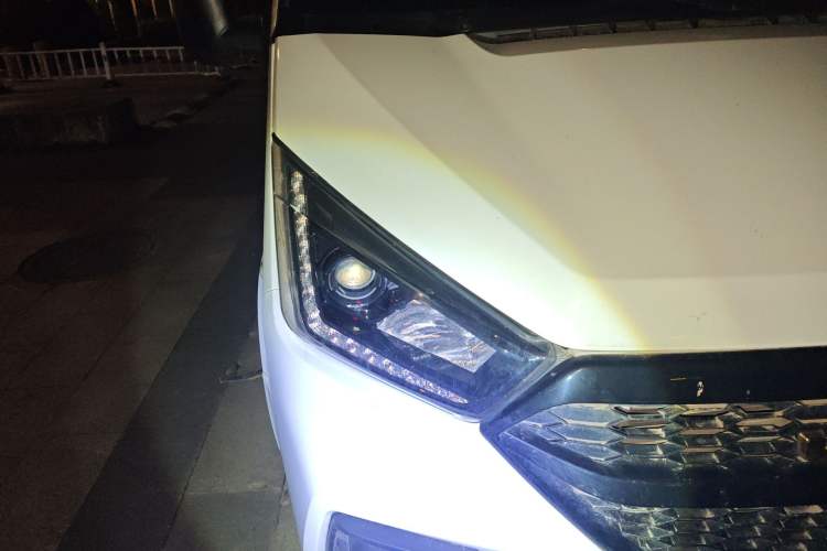 Used JMC Transit 2021 2.8T Space King Standard Version Long Wheelbase Mid-Height Roof Rear Dual Tires – Step 6-Seater Diesel China VI Emission Standard JX493
