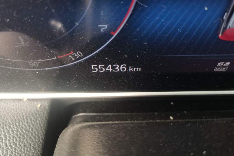 Used Hongqi HS5 2022 Facelifted Version 2.0T Smart Connect Flagship All-Wheel-Drive Edition Odometer Close Up