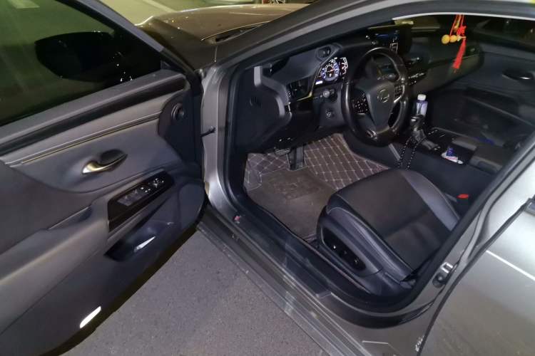 Used Lexus ES 2018 200 Excellence Edition China V Standard
