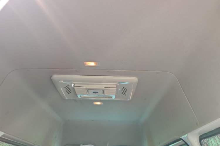 Used JMC Fushun 2022 2.0T Manual Multi-Function Passenger Vehicle Short Wheelbase Mid-Height Roof 6-Seater
