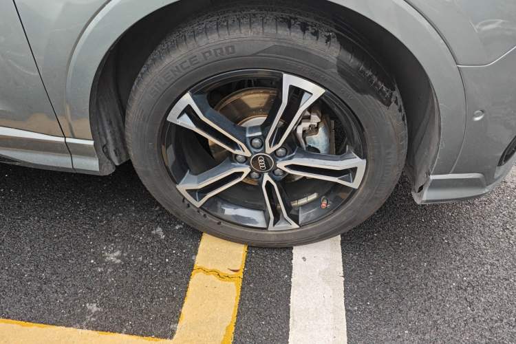 Used Audi Q3 2022 35 TFSI Fashion Dynamic Model Right Front Wheel Hub