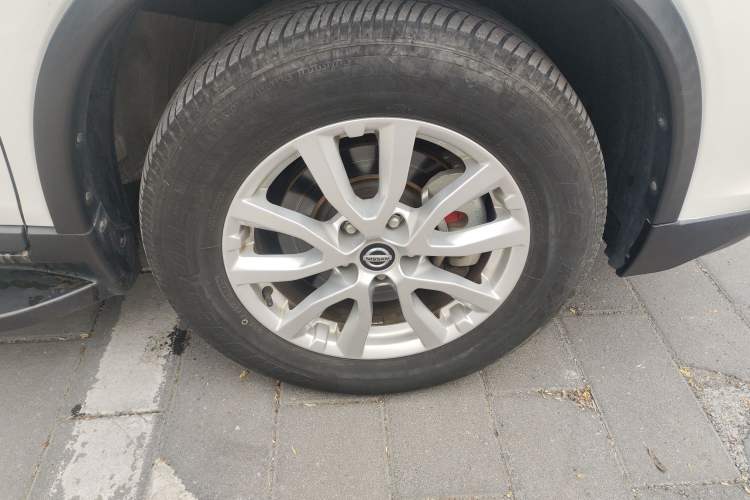 Used Nissan X-Trail 2017 2.0L CVT 7-Seater Comfort Edition 2WD Right Front Wheel Hub