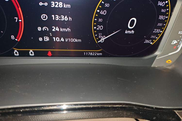 Used Volkswagen Viloran 2020 330TSI Luxury Edition Odometer Close Up