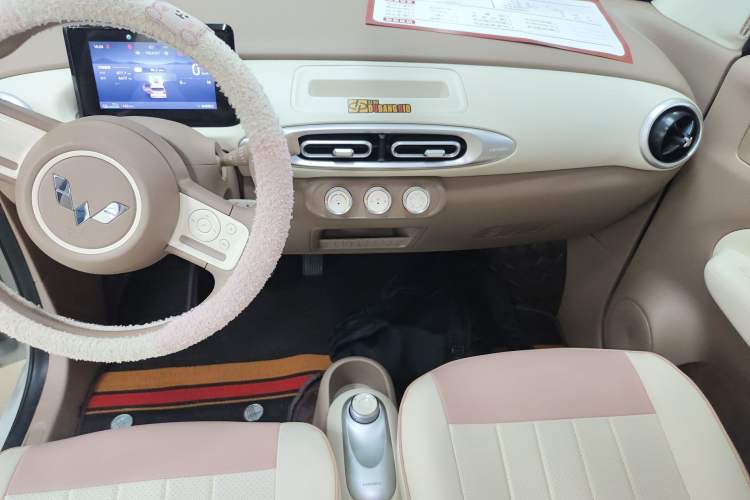 Used Wuling Hongguang MINIEV 2025 Four-Door Version Advanced Edition Audio And AC Panel
