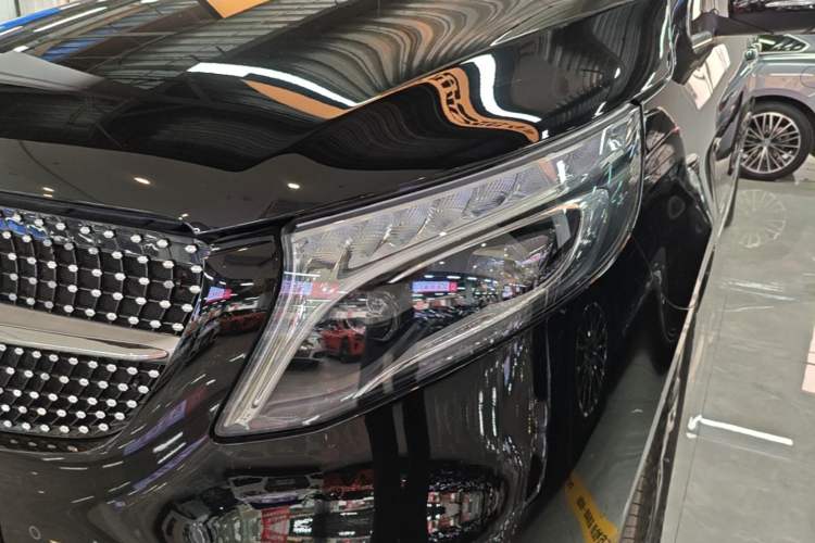 Used Mercedes-Benz V-Class 2021 V 260 L Long Wheelbase Prestige Edition Left Front Headlight