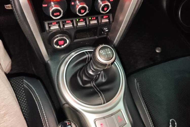 Used Toyota 86 2017 2.0L Manual Luxury Version