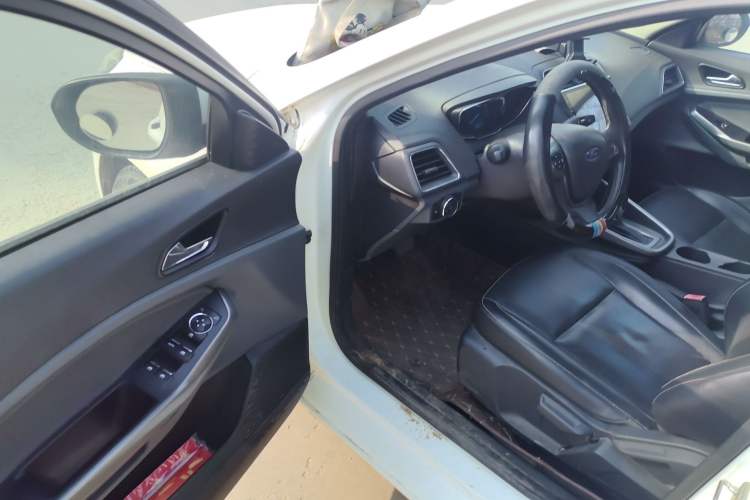 Used Ford Escort 2015 1.5L Automatic Fashion Model Driver Seat
