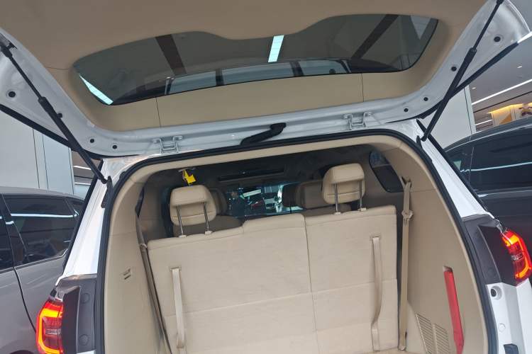 Used Buick GL8 2022 ES Landtrek 653T Luxury Edition
