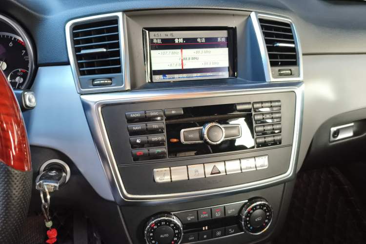 Used Mercedes-Benz M-Class 2012 ML 300
