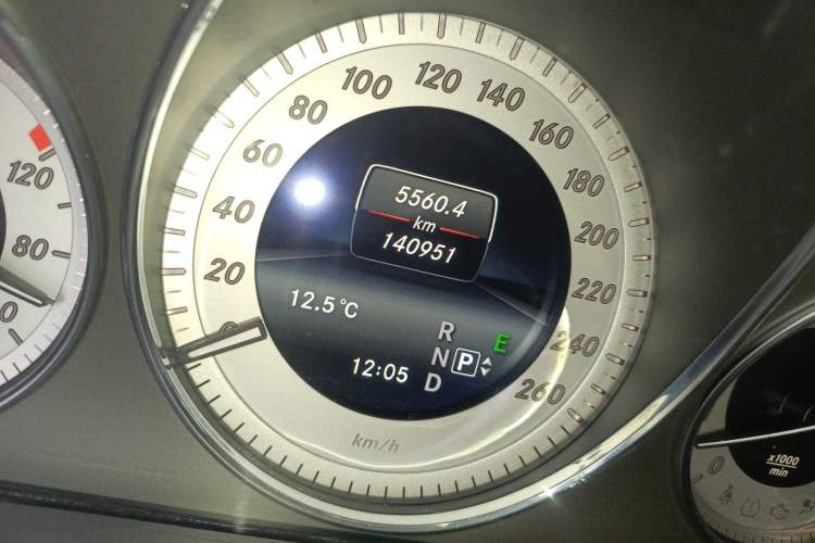 Used Mercedes-Benz GLK-Class 2013 GLK 300 4MATIC Dynamic Sunroof Model
