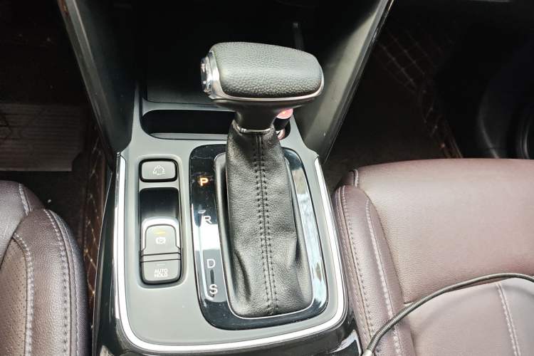 Used GAC Trumpchi GS4 2018 235T Automatic Two-Wheel Drive Luxury Smart Connectivity Version Gear Lever