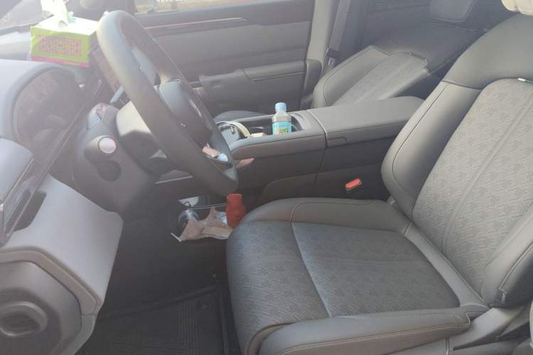 Used Zeekr 7X 2025 100 kWh Long-Range Rear-Wheel Drive with Intelligent Driving Features Left Front Seat