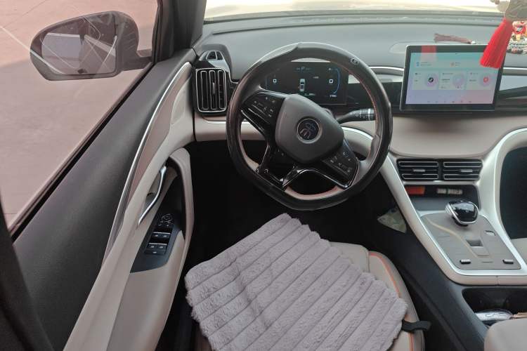 Used BYD Song Pro New Energy 2024 HONOR Edition DM-i 71KM Leading Model Steering Wheel